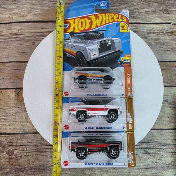 Hot Wheels Land Rover Series II & 75 Chevy Blazer Custom 3-Pack Die-Cast Set - Picture 16 of 16